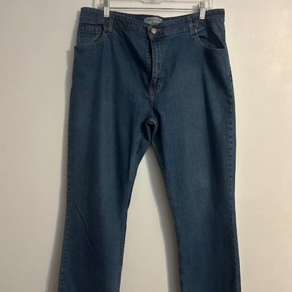 Signature by Levi-Strauss Stretch Mid-rise distressed bootcut jeans, size 16M - Picture 1 of 3
